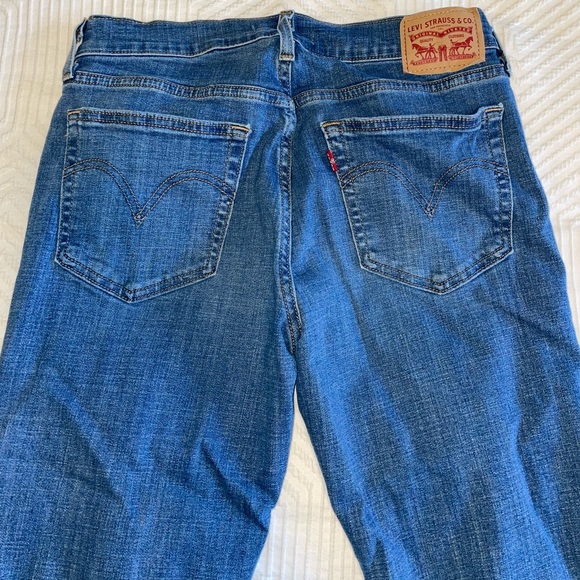 Levi's Women's New Boyfriend Jeans (27) - Picture 7 of 9